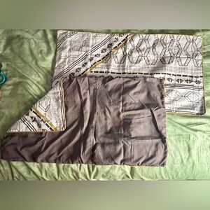 Set of 2 Abstract Pillow Cases